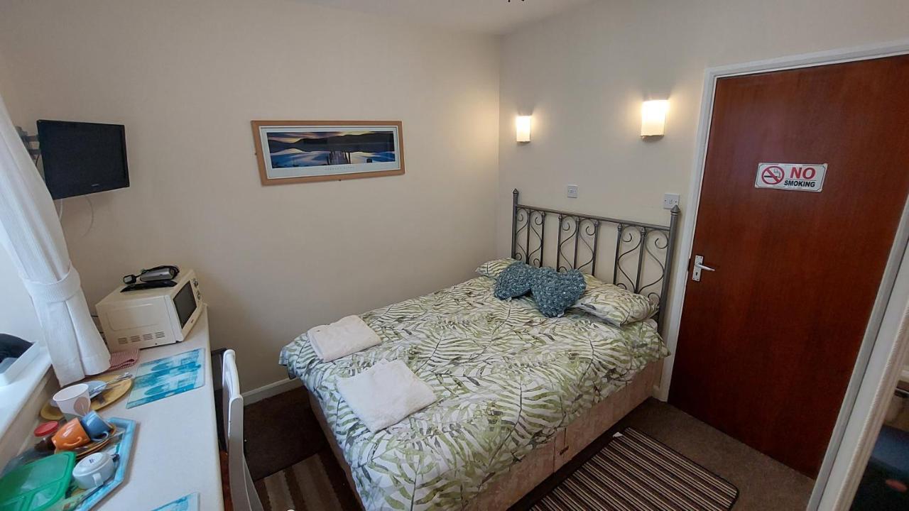 מייבלת'ורפ Tennyson Lodge מראה חיצוני תמונה