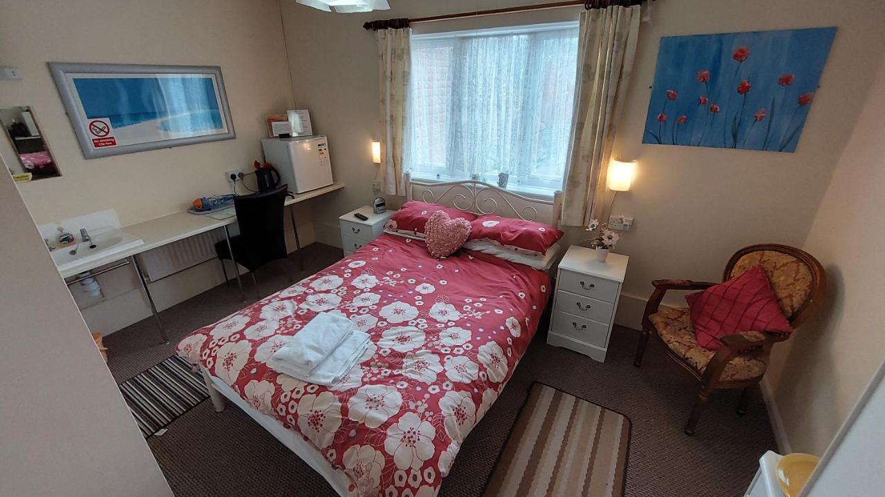 מייבלת'ורפ Tennyson Lodge מראה חיצוני תמונה